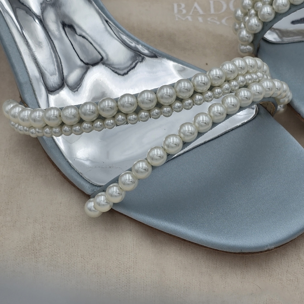 Badgley Mischka Flame Pearl Kitten Heel Sandals, Mist Blue Satin, Women's Sz 9.5 - Picture 3 of 16